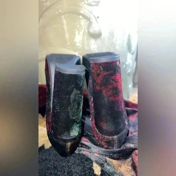 Madden Girl Groupie by Steve Madden Women's Thigh High Boots Floral Print NWOT - Picture 10 of 14